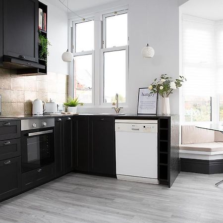 Beautiful First Floor Apartment Poulton-le-Fylde Экстерьер фото